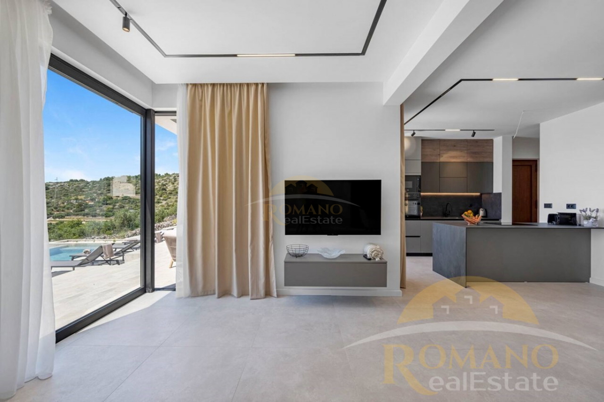 Moderna dvojna vila z infinity bazenom in panoramskim razgledom – Seget Gornji